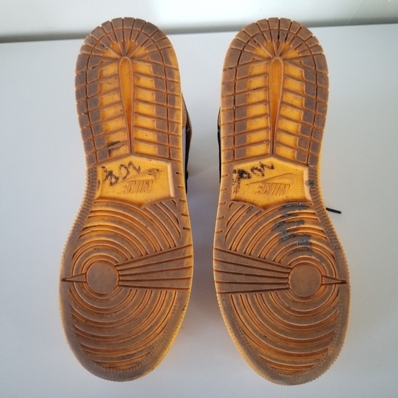 Nike | Air Jordan 1 Retro Mid - Picture 9 of 9